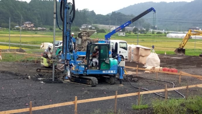 寺院建設の「杭打ち」が始まった!