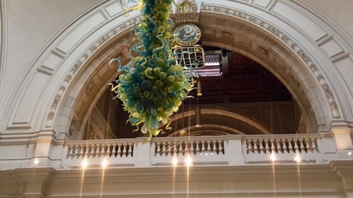 V&A