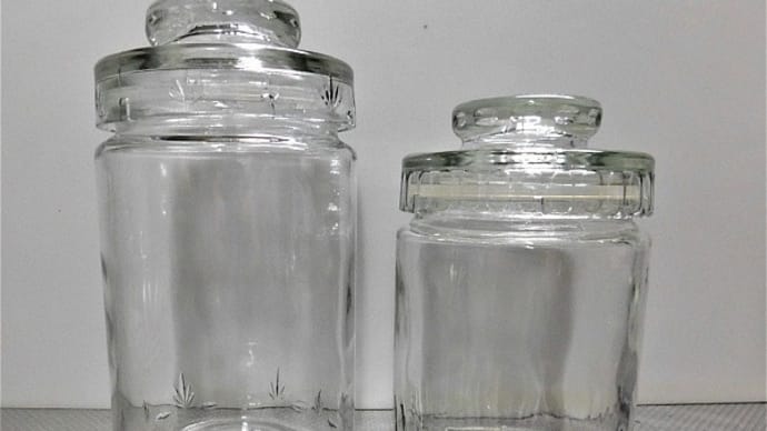 昭和レトロなガラスの保存容器