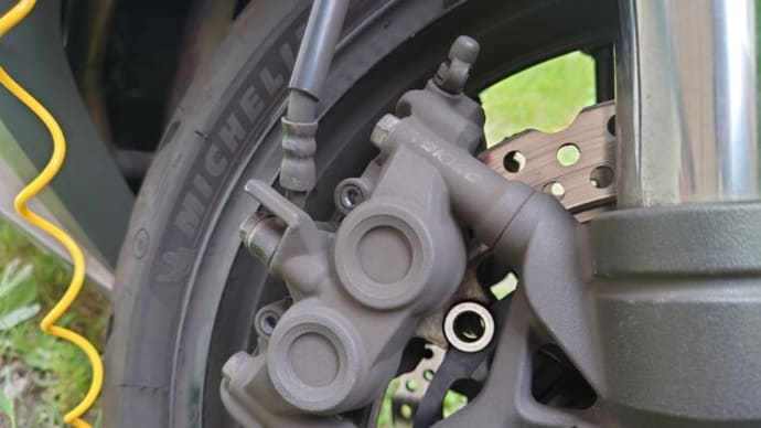 なぜ天気のいいうちにやらないのか。 バイクメンテ