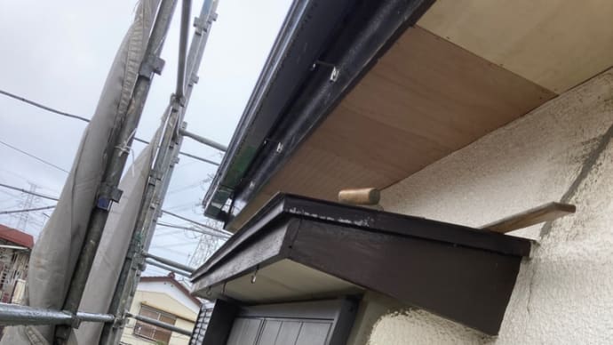 千葉県 船橋市 外壁クラック補修 雨天の作業