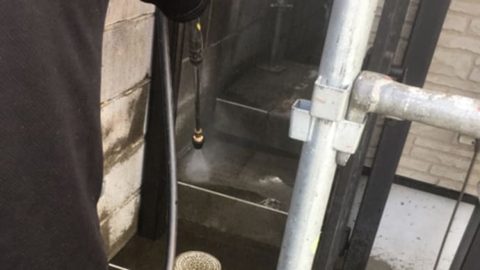 今日は市川のs様邸の外壁塗装です。