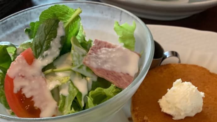 寝坊した日のモーニング。