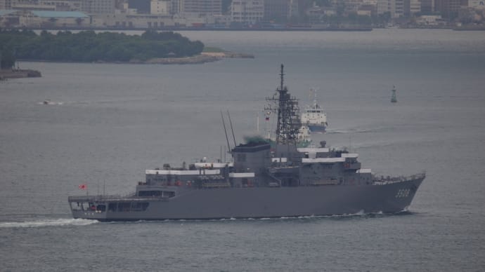 海上自衛隊練習艦「かしま」、「せとゆき」関門海峡を航行する 2021年5月15日