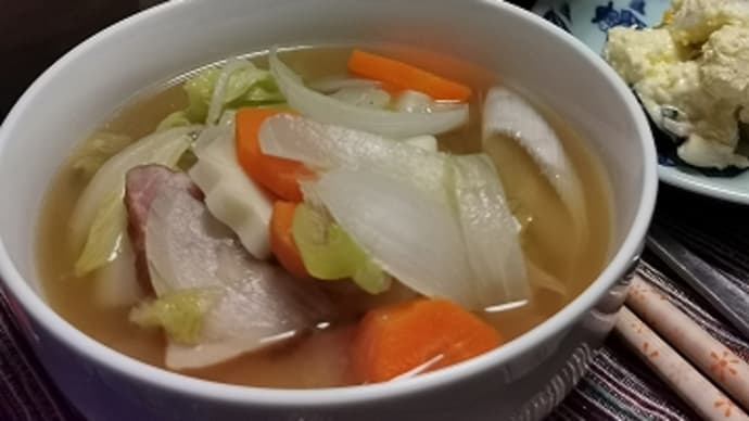 『牡蠣だし醤油』が隠し味!「白菜とベーコンの具だくさんスープ」