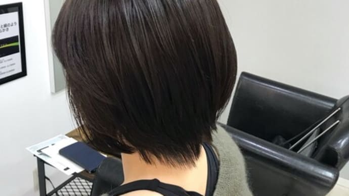 ワンランク上の艶カラー+ショートボブ