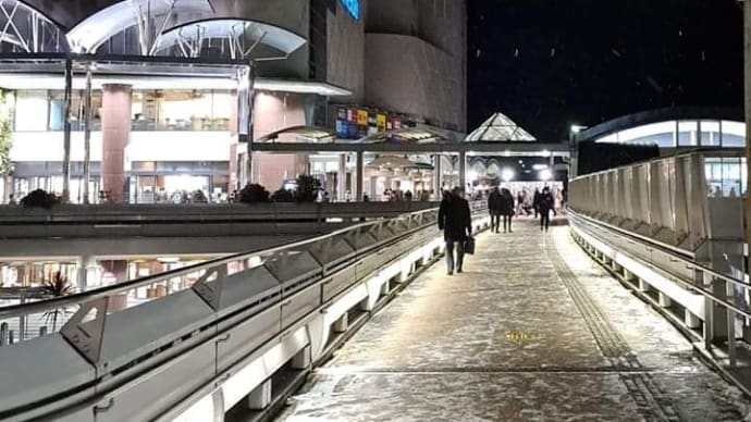 雪降ってるやん生駒
