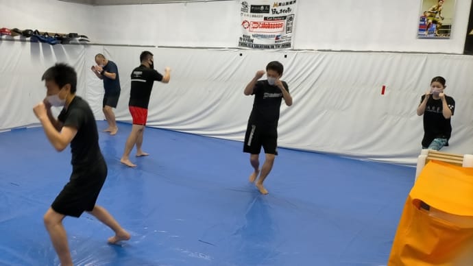 (水)キックボクシング初級19:30〜