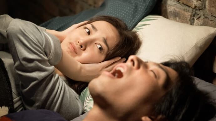いびきと目覚めの関係：自分の音で眠りが浅くなる？