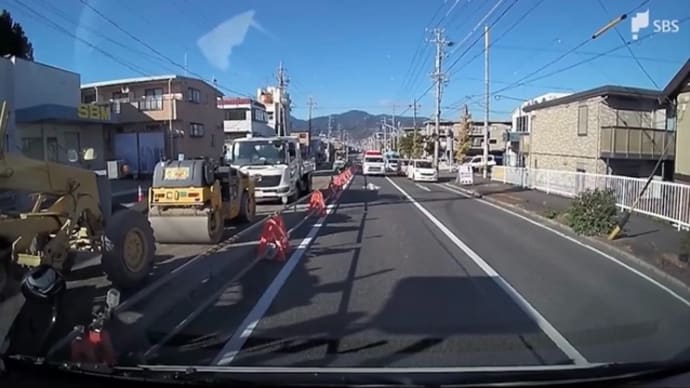 静岡で緊急走行中の救急車をクソダボが煽りやがる