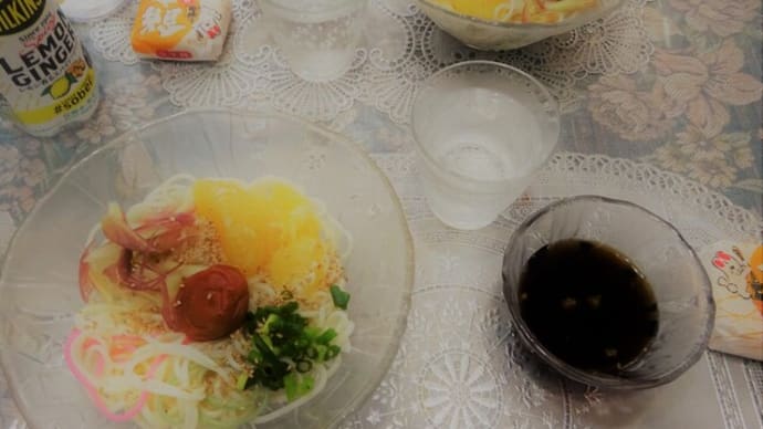 買いだめ派の休日ランチ、塩漬け生胡椒とアスパラ肉巻き休日晩ご飯