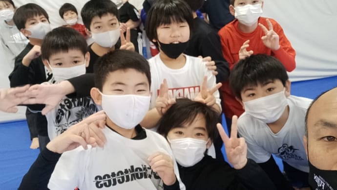 （土）キッズ格闘技クラス09:30〜