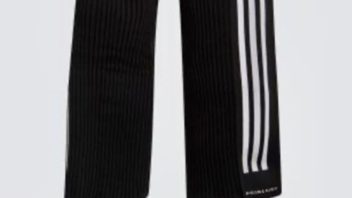 adidasブランドコアストア名古屋で♪パンツお買い物(*^^)v
