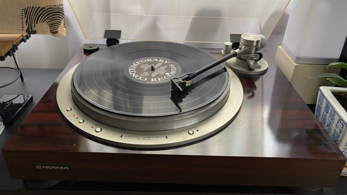 レコードプレイヤーの不具合を自力で修理!
