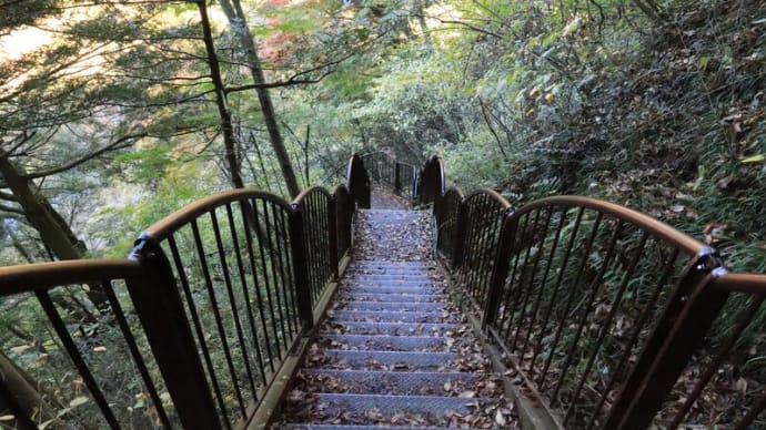 滝と紅葉狩り 生瀬滝
