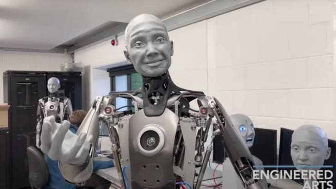 リアルさに驚き『ヒューマノイドロボット』の表情と仕草