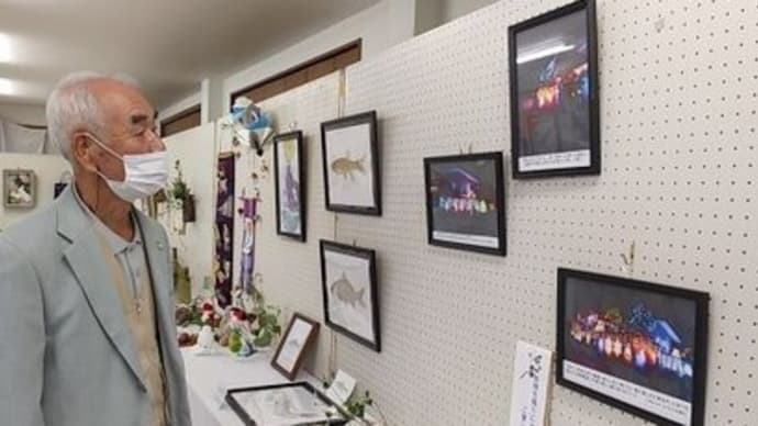 ♪ 「第10回富貴の会作品展」が賑々しく開かれている別室で、紫の一つ紋に銀ねずの袴を着付けていただき、この後adsホールへ