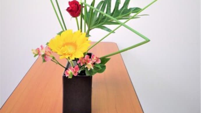 ヒマワリとフトイ・・自由花・・初夏