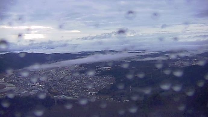 一筋の雨霧