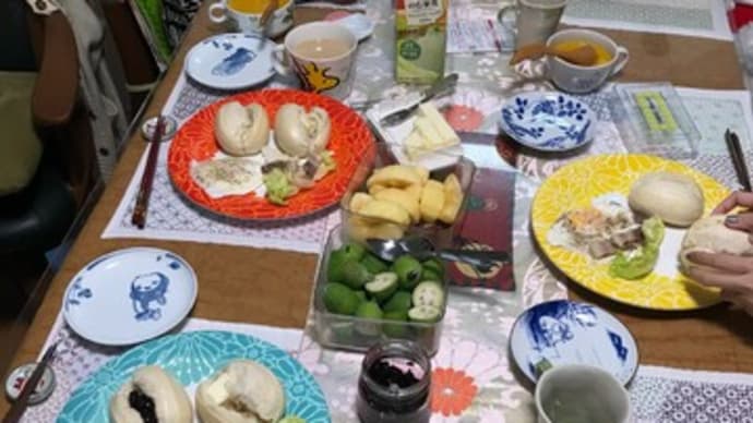 めでたく王子四日目、空港で万歳三唱!