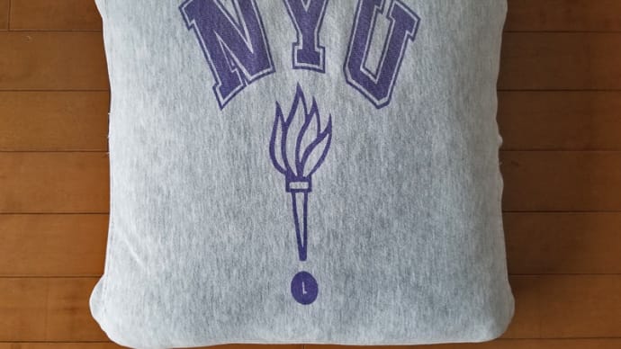 Cushion. Champion Re-Making.　Vintage NYU Logo.