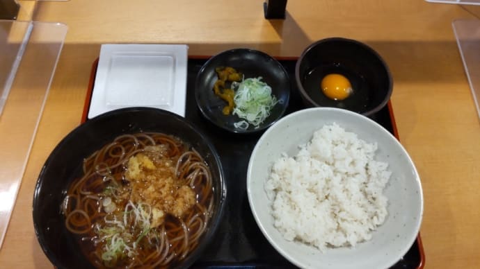 人気の立ちそばで納豆朝食