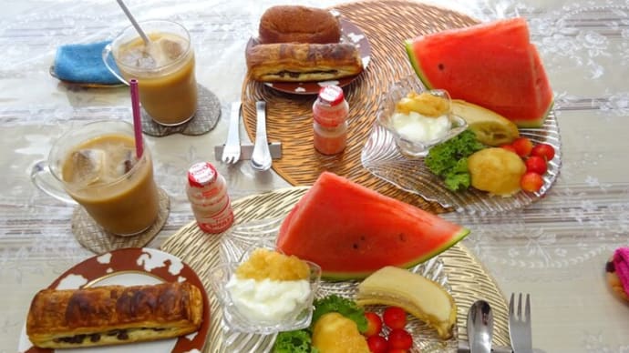 休日フルーツブランチ🍒 偶然!?車の時計が同じ時刻に