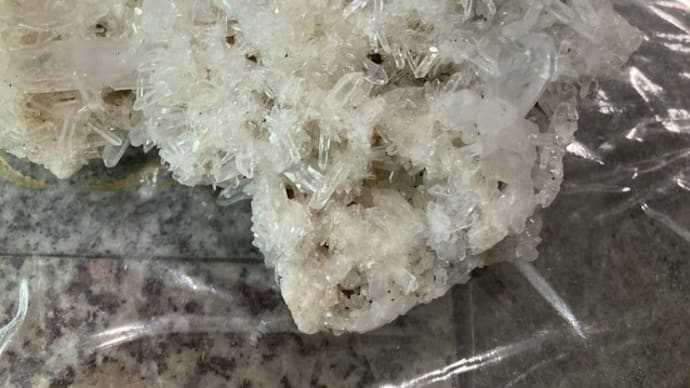 水晶は「幸運を呼ぶ石」「魔除けの力を持った石」と信じられてきました。
