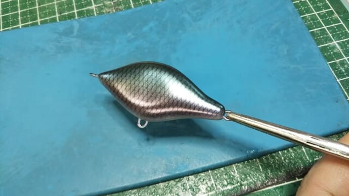 メッキ調ベースから・・・