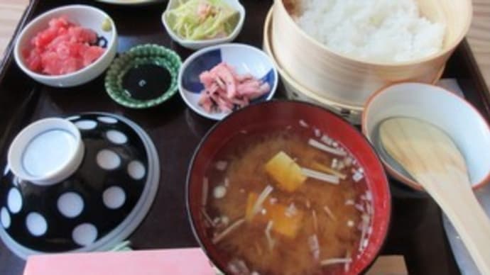 「otomo.（おとも）」、2月21日のご飯セット600円は、タラのキムチ炒めとマグロの中おちなど
