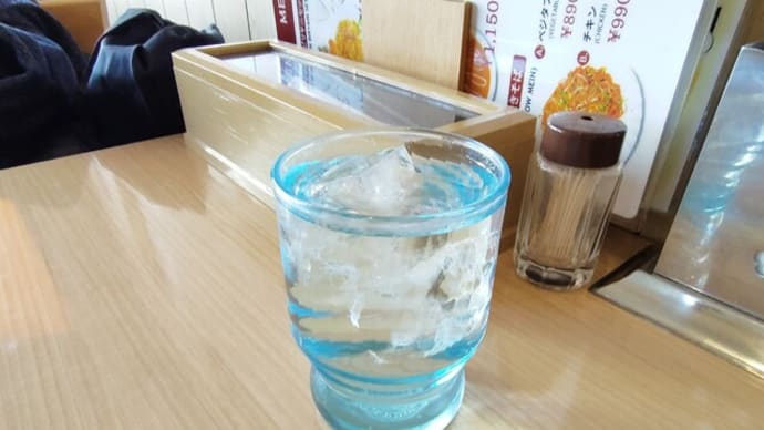 |M3331|西巣鴨駅ビル2F『ナバディップ』にお邪魔。チーズナンと野菜入り焼きそばをいただき、新商品マライクルフィの味見で締めました。
