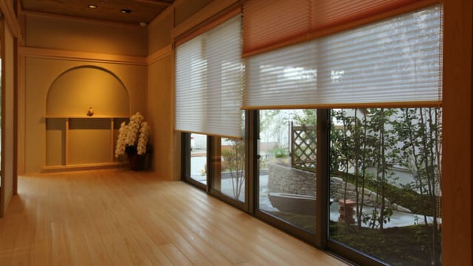 家を建てる、家をリフォームする際に考えておきたい窓の存在と計画性、過ごし方や居心地に作用する空間提案と間取りに取り入れる工夫での違い、風景の眺め方も窓の選択肢も大きく変わります。