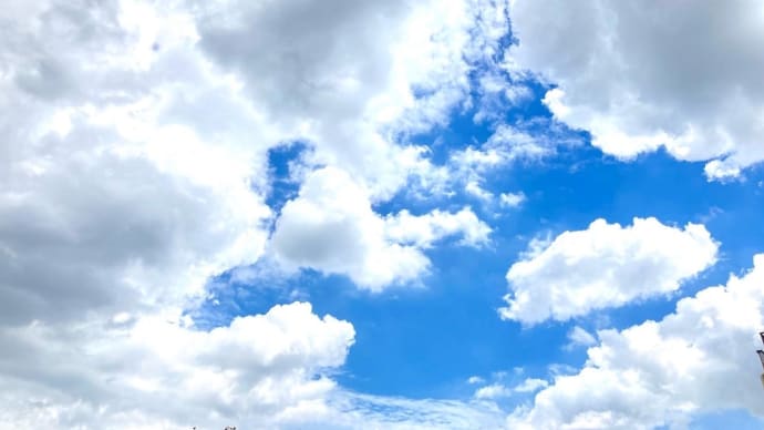 梅雨明け後の入道雲もどきの雲