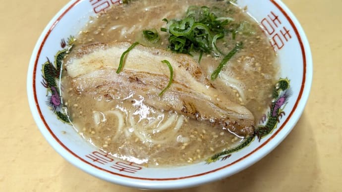 お食事三男坊@佐伯 佐伯市内で唯一朝ラーができる実力派中堅人気ラーメン店! 濃厚な豚骨醤油ラーメンだ!