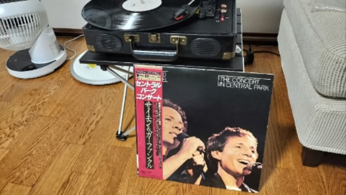 ポータブルレコードプレーヤー届きました