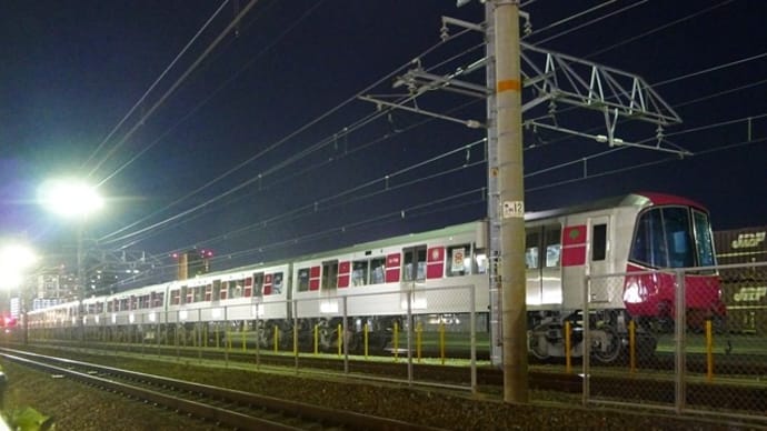 都営大江戸線12-600形、神戸貨物ターミナルで2泊(2019.11.14)