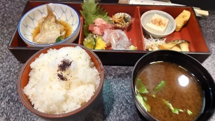 昨日は感冒終盤出社して作造さん行ってもらった菓子が美味くて会議からのただ飯ただ酒で午前様