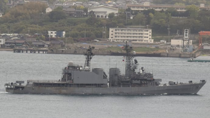 汎用護衛艦うみぎり　DD-158　海上自衛隊　関門海峡航行姿