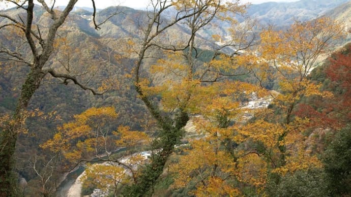 山陽秋歩き旅(16)備中松山城と、眼下の景色