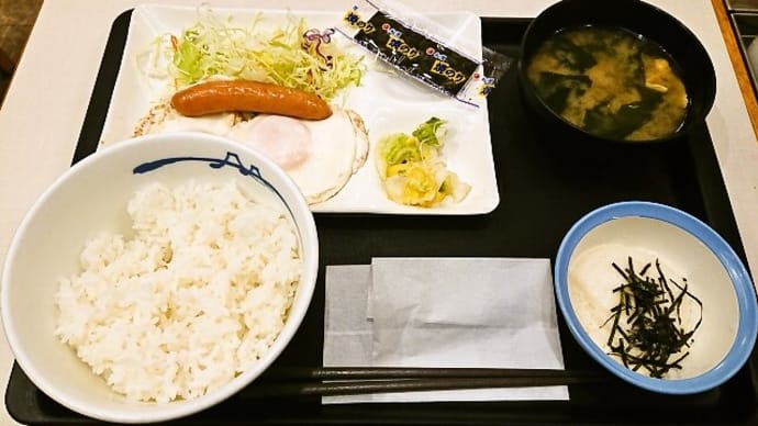 松屋(浦安駅前店)でソーセージWエッグ定食(とろろ)(2020年10月18日)