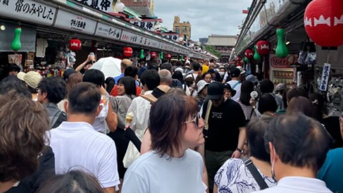 真夏の浅草散策：煮込み通り、ほおずき市、うなぎおむすびを堪能