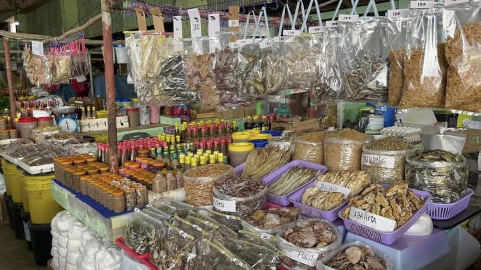 フィリピンの干し魚市場