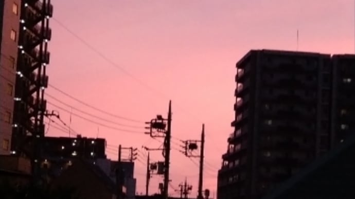 ピンク空