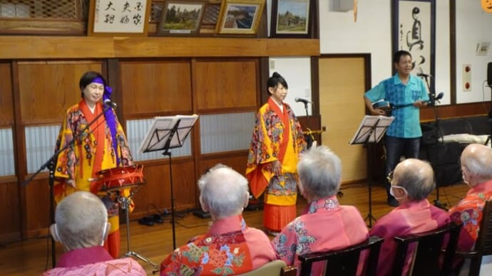 沖縄民謡演奏会。