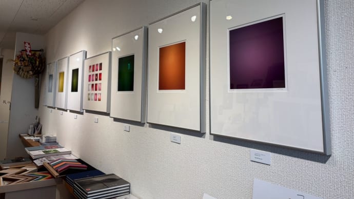 「気配とひとひら」展示中