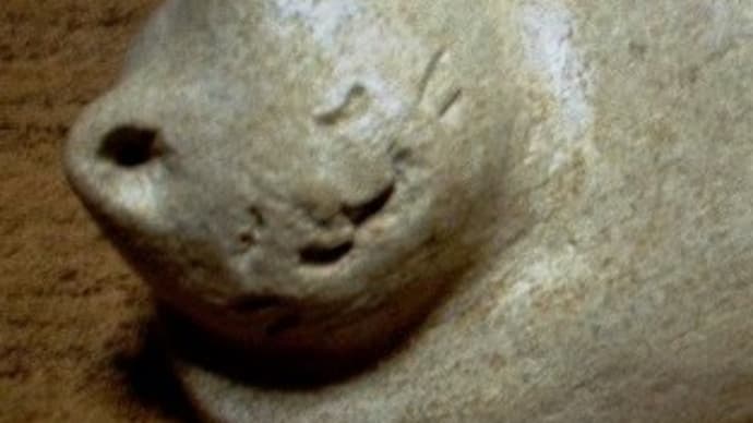 湿気が多いと元気がでない・・・ほっこり「猫」作品(オーブン陶土・樹脂粘土)を(^^)