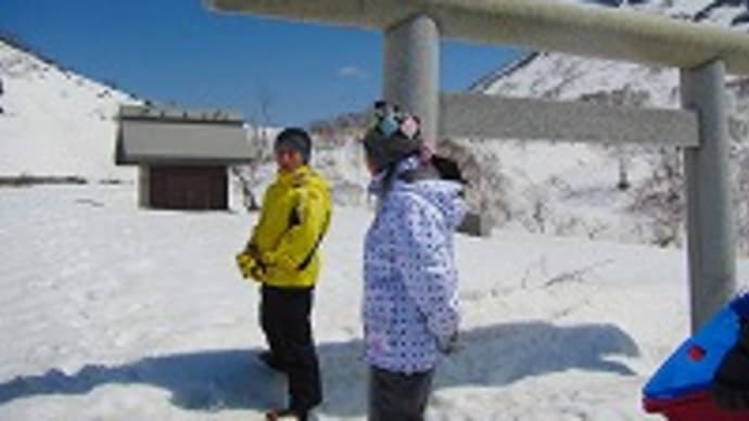 GWオープンスクール～ニセコイワオヌプリで最後の雪遊び！～