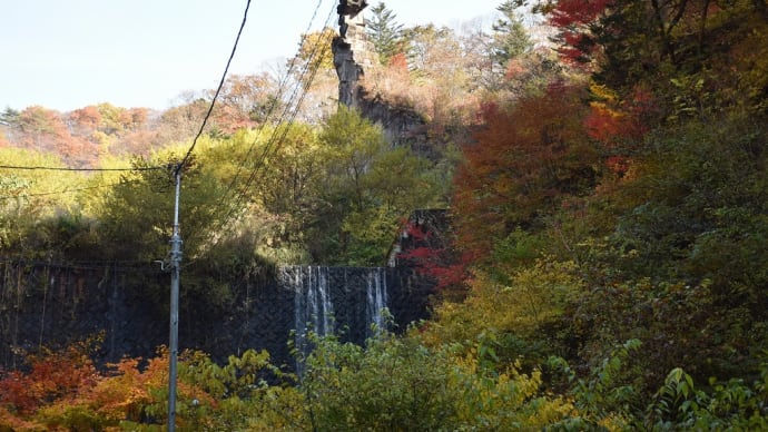 もみじ狩り 群馬県高崎市 榛名山・榛名湖(5)榛名神社:九折岩(つづらいわ)砂防堰堤 (さぼうえんてい)