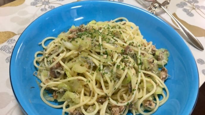 サバ缶を使ったセロリパスタ