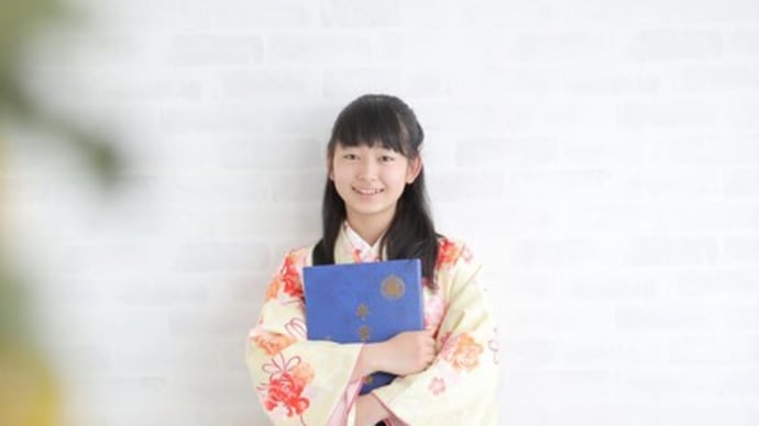 小学校卒業式の記念写真